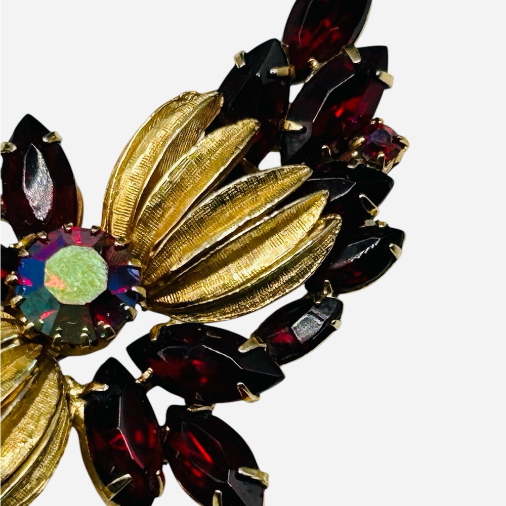 Stunning Vintage Ruby Red Navette Rhinestone and Leaf Brooch - Picture 4 of 5